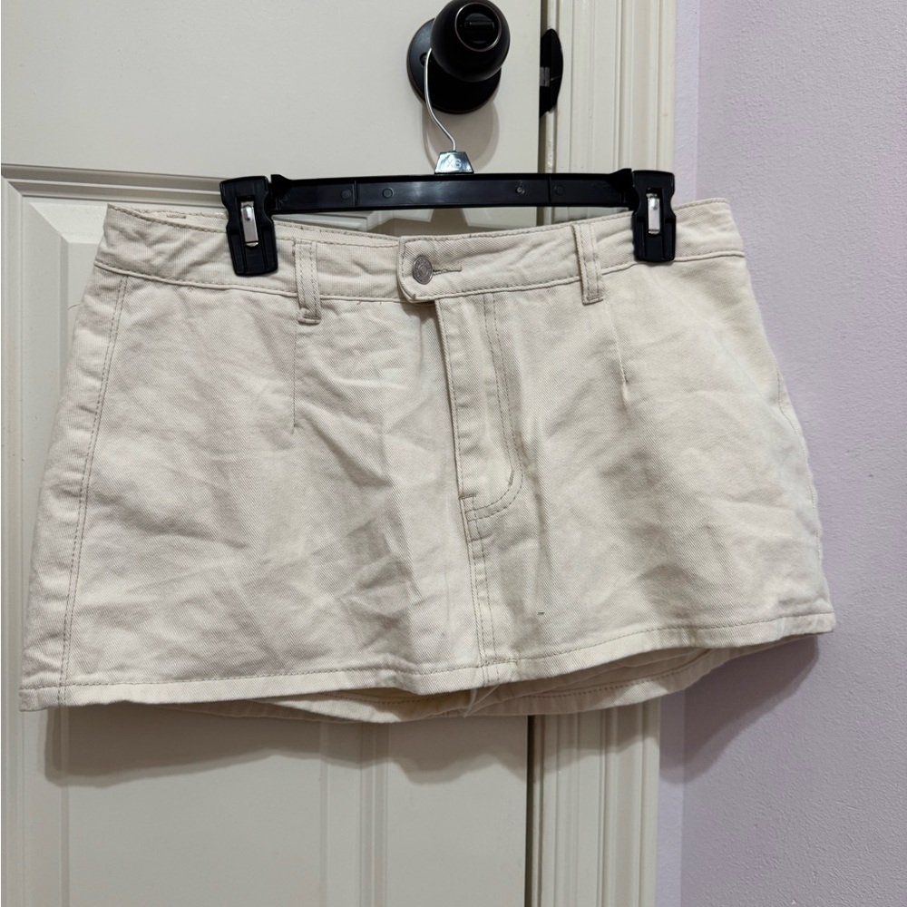 NEVER WORN Denim Cream Mini Skirt